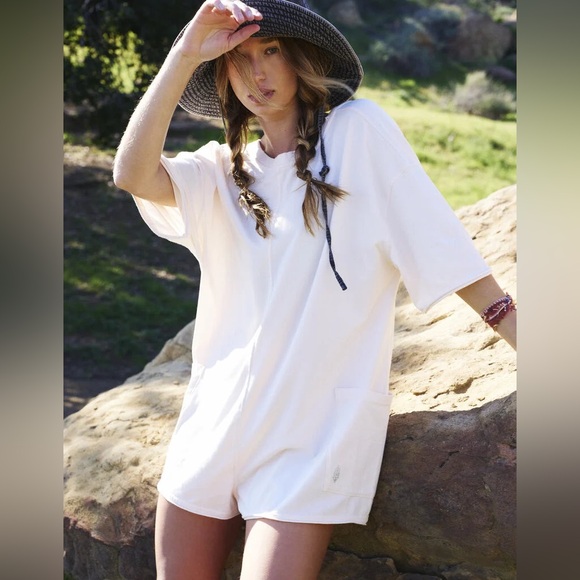 FP Movement by Free People Hot Shot T-Shirt Romper V-Neck Bleached Clay XS NEW - Picture 4 of 11